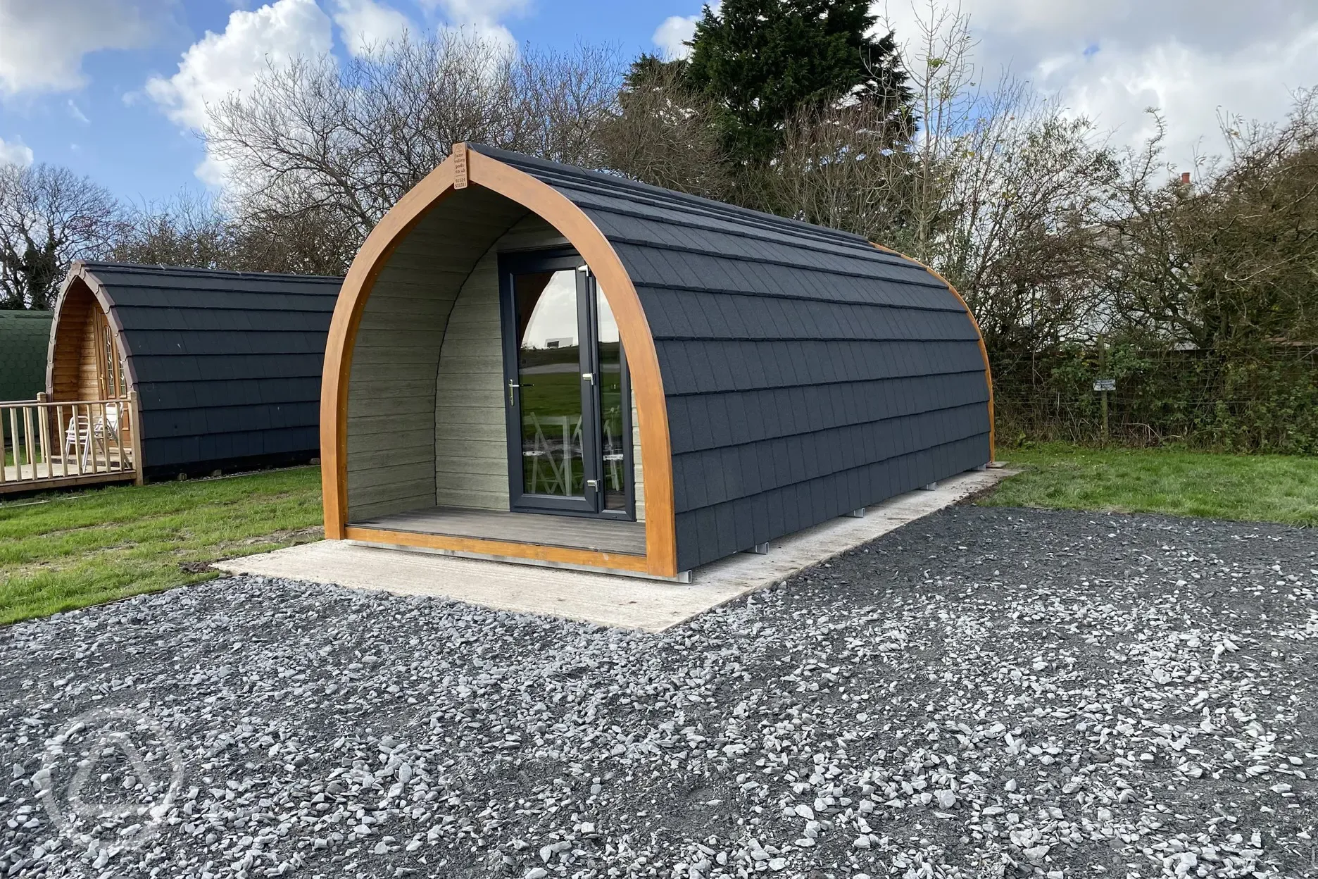 Mega ensuite glamping pod with parking space for one vehicle