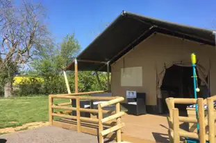 Lincolnshire Glamping, Tetford, Horncastle, Lincolnshire (4.9 miles)