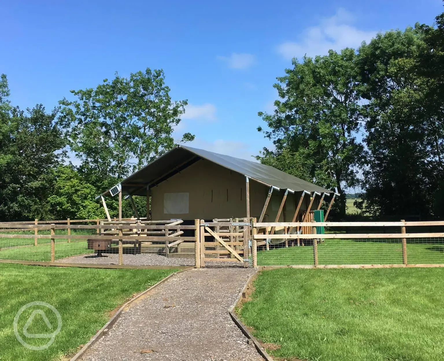 Safari tent