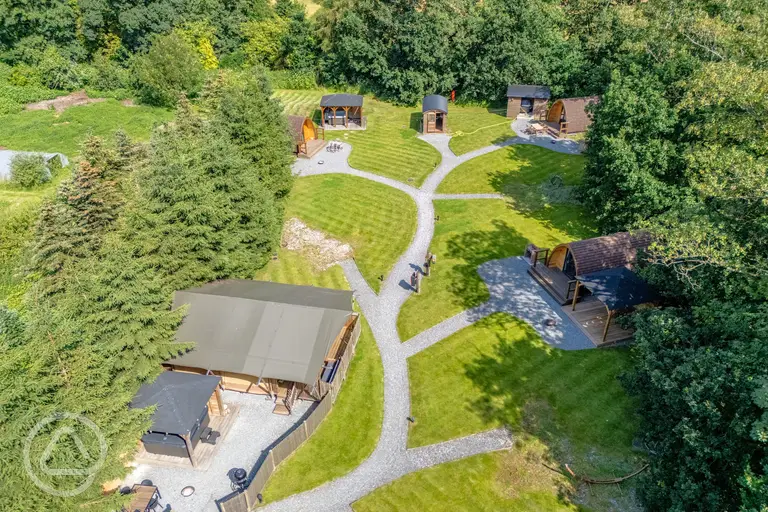 Aerial of the ensuite glamping pods and safari tent at Little Wold Away