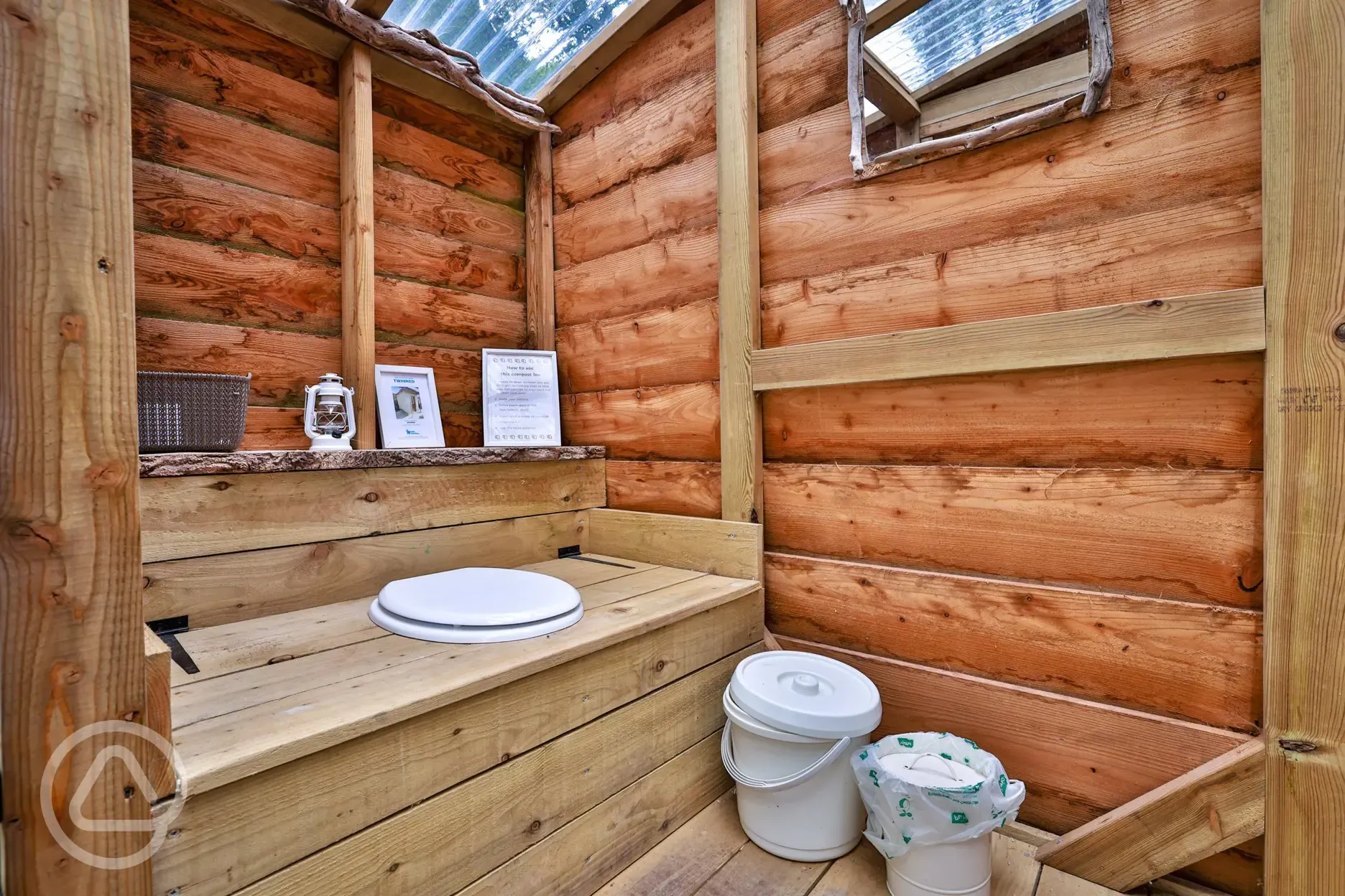 Cosy woodland cabin private compost loo