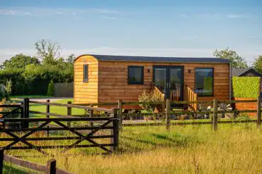 Abberley ensuite shepherd's hut
