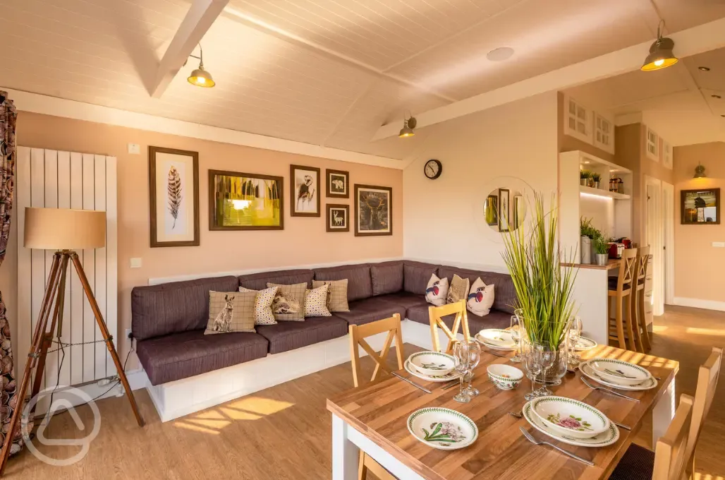 Montana ensuite lodge lounge and dining area 
