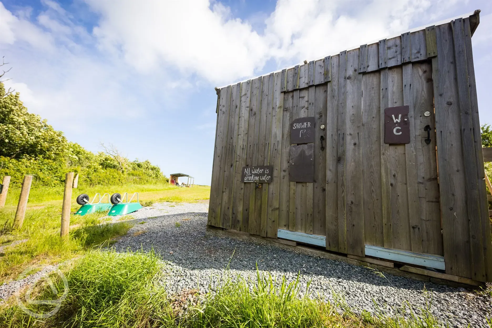 Glamping field facilities