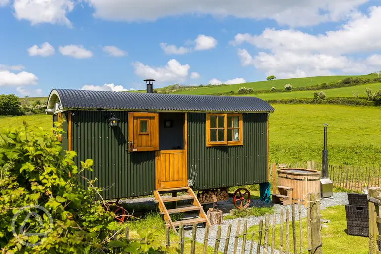 Frankshore shepherd's hut