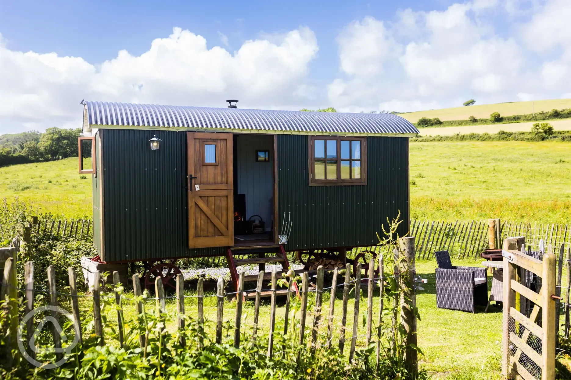 Frankshore shepherd's hut