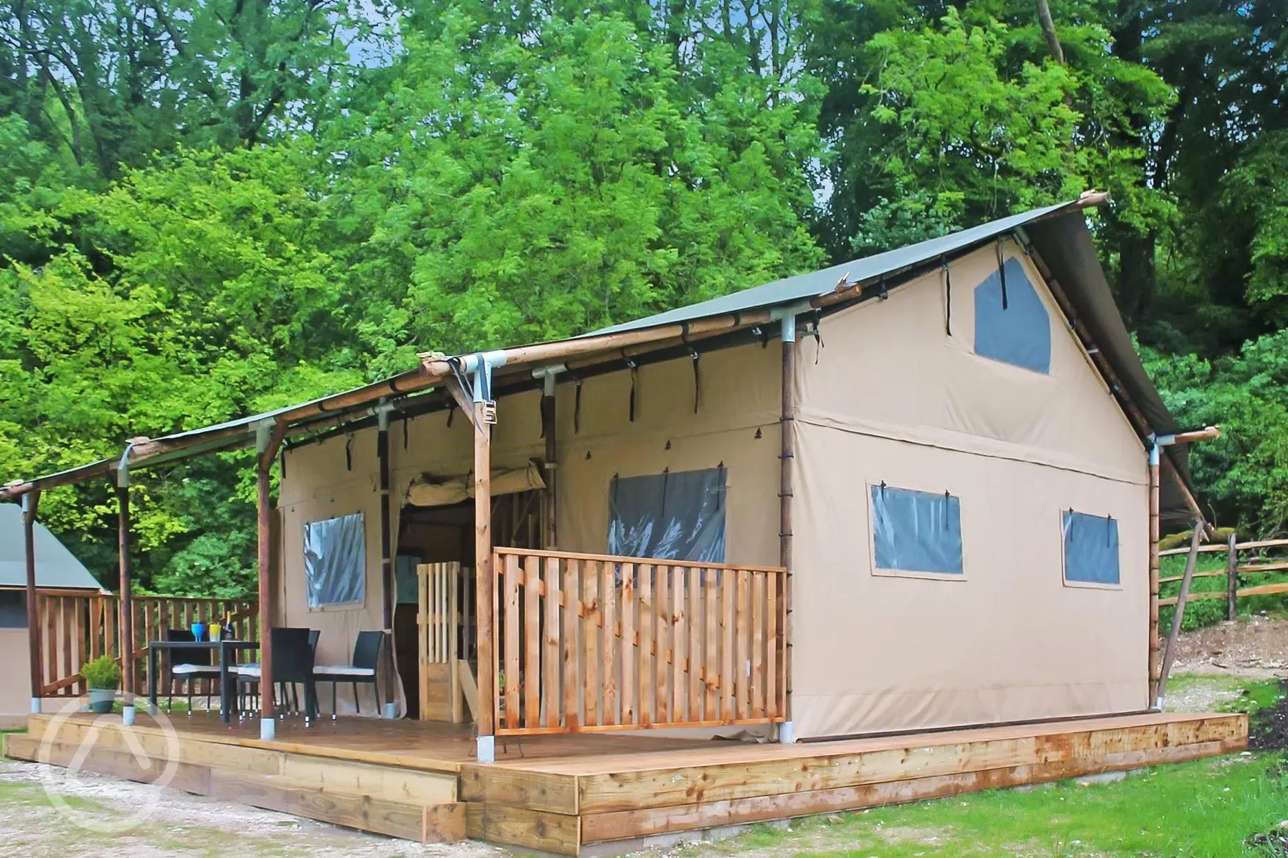 Hawk safari tent