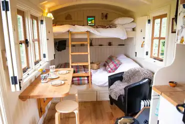 Shepherd's hut beds