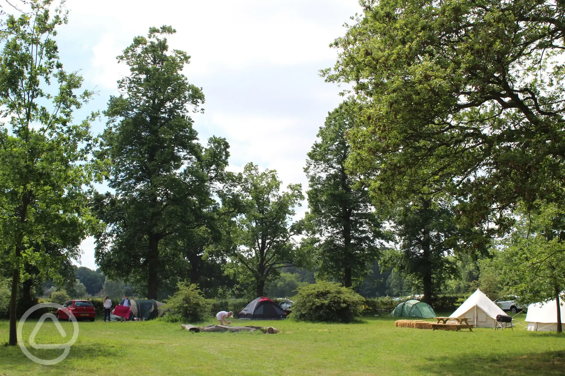 Glamping and camping at Aldenham Country Park