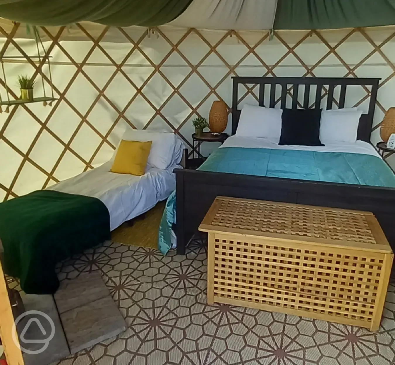 Yurt Merlin interior