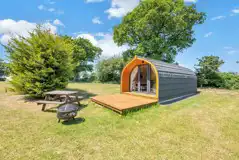 Ensuite Cosier glamping pod exterior