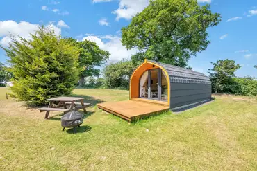 Ensuite Cosier glamping pod exterior