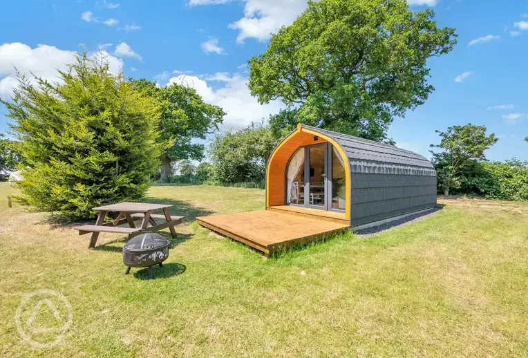 Ensuite Cosier glamping pod exterior