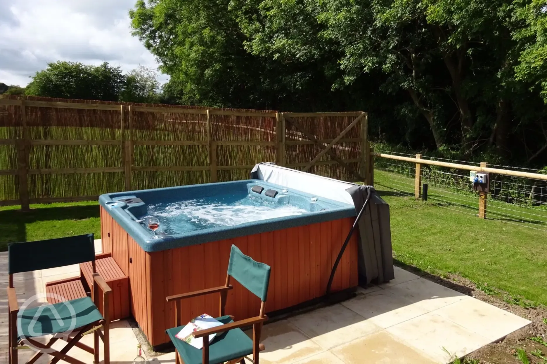 Bluebell shepherd's hut with hot tub