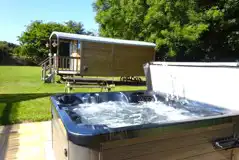 Bluebell shepherd's hut with hot tub