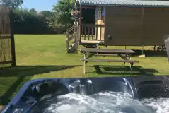 Bluebell shepherd's hut with hot tub