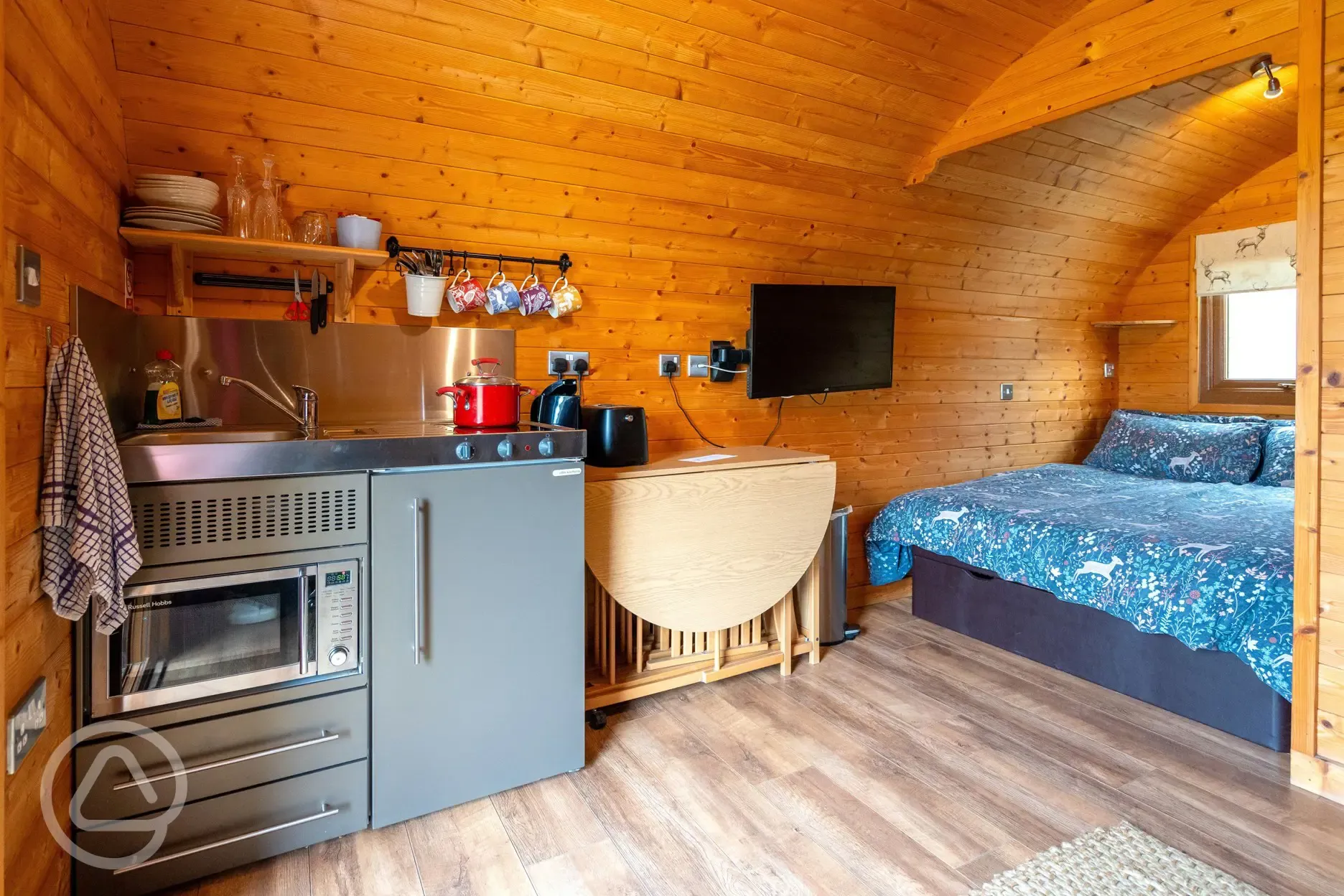 Woodland Star pod double bed and kitchenette