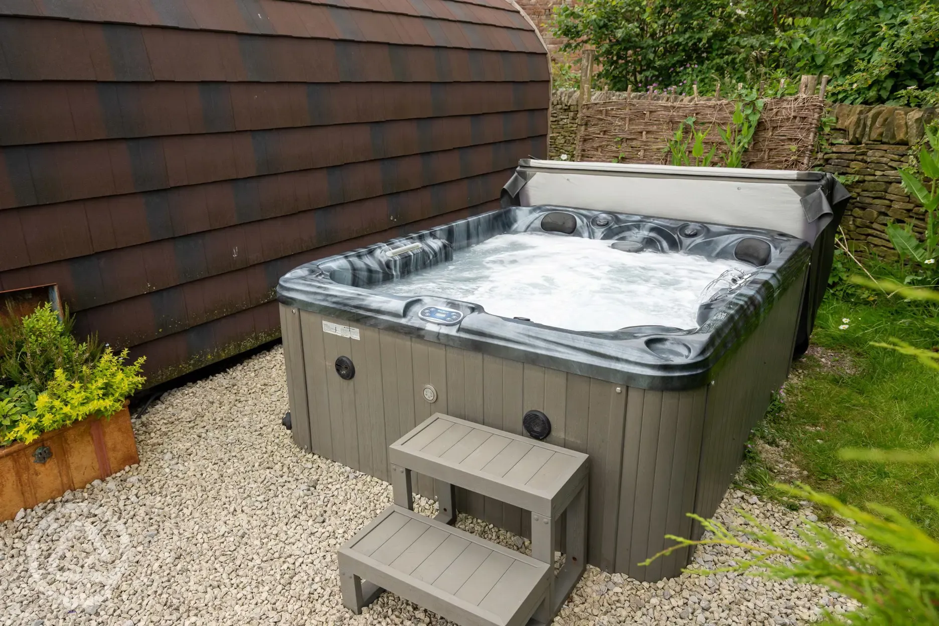 Woodland Star pod hot tub