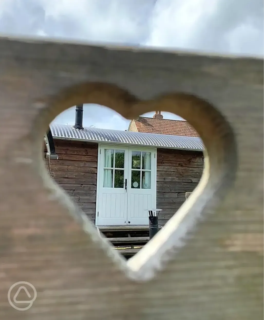 Ensuite shepherd's hut