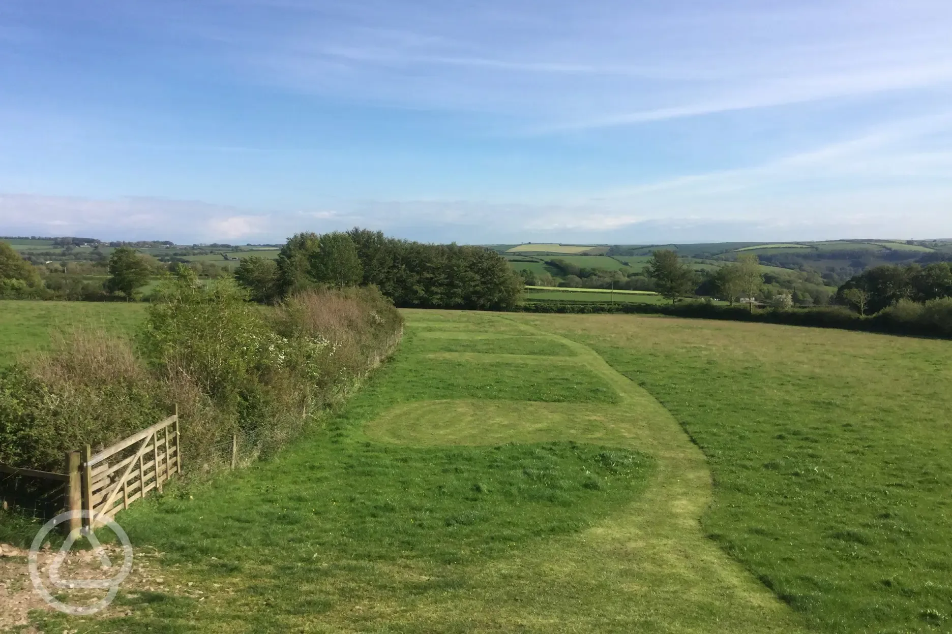 Non electric grass tent pitches 