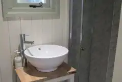 Shepherd's hut - bathroom