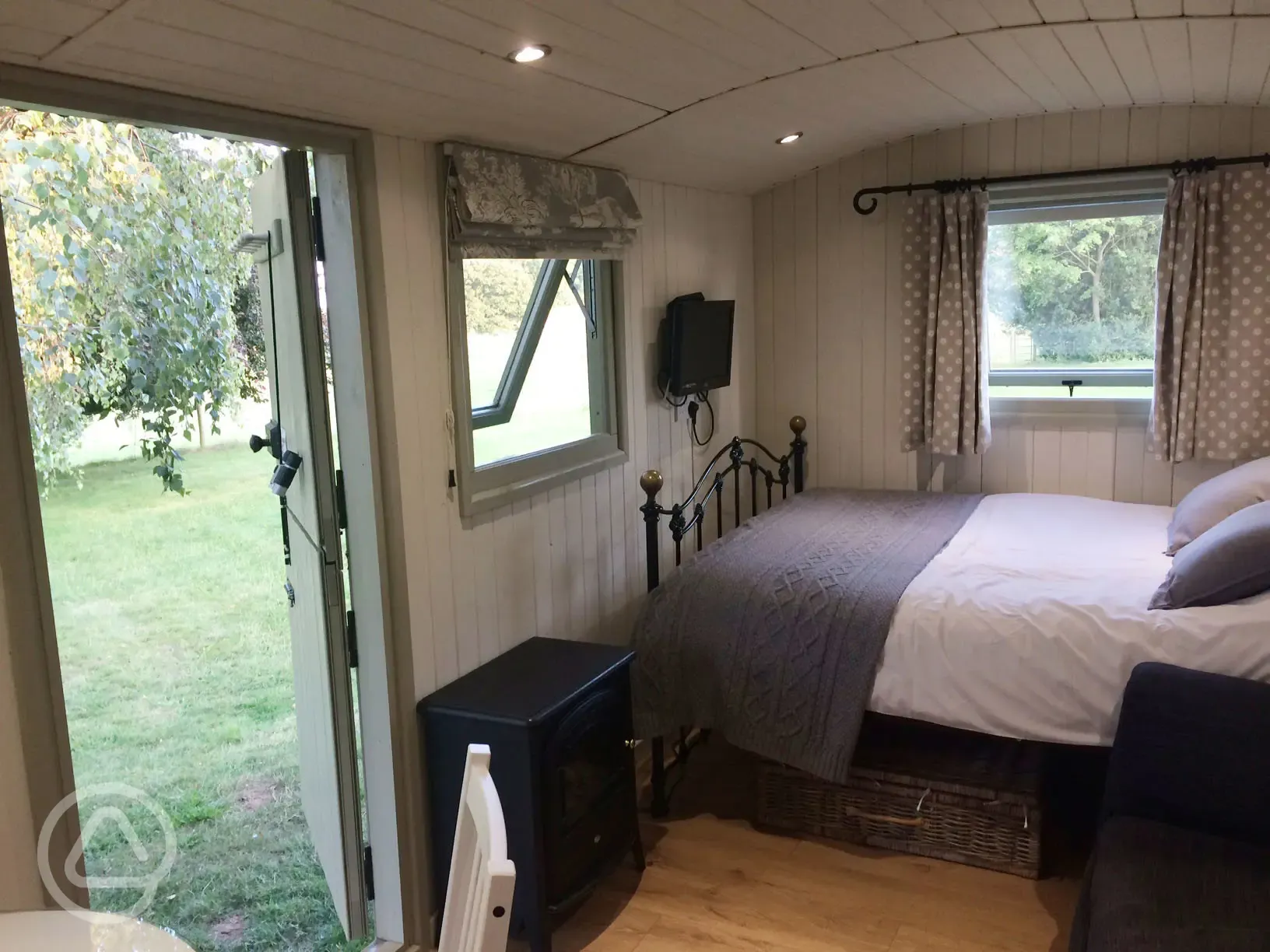 Hay and Hedgerow Glamping interior