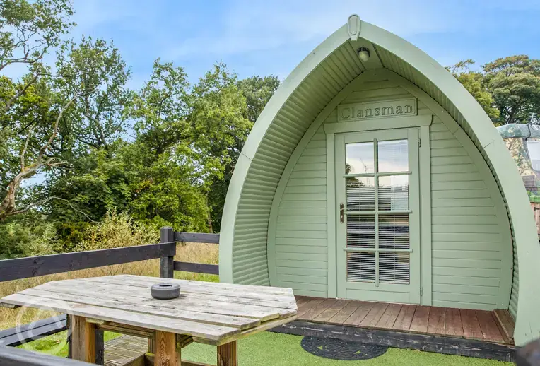 Deluxe camping pod