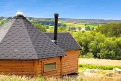 Glamping cabin with views of the Nidderdale Valley