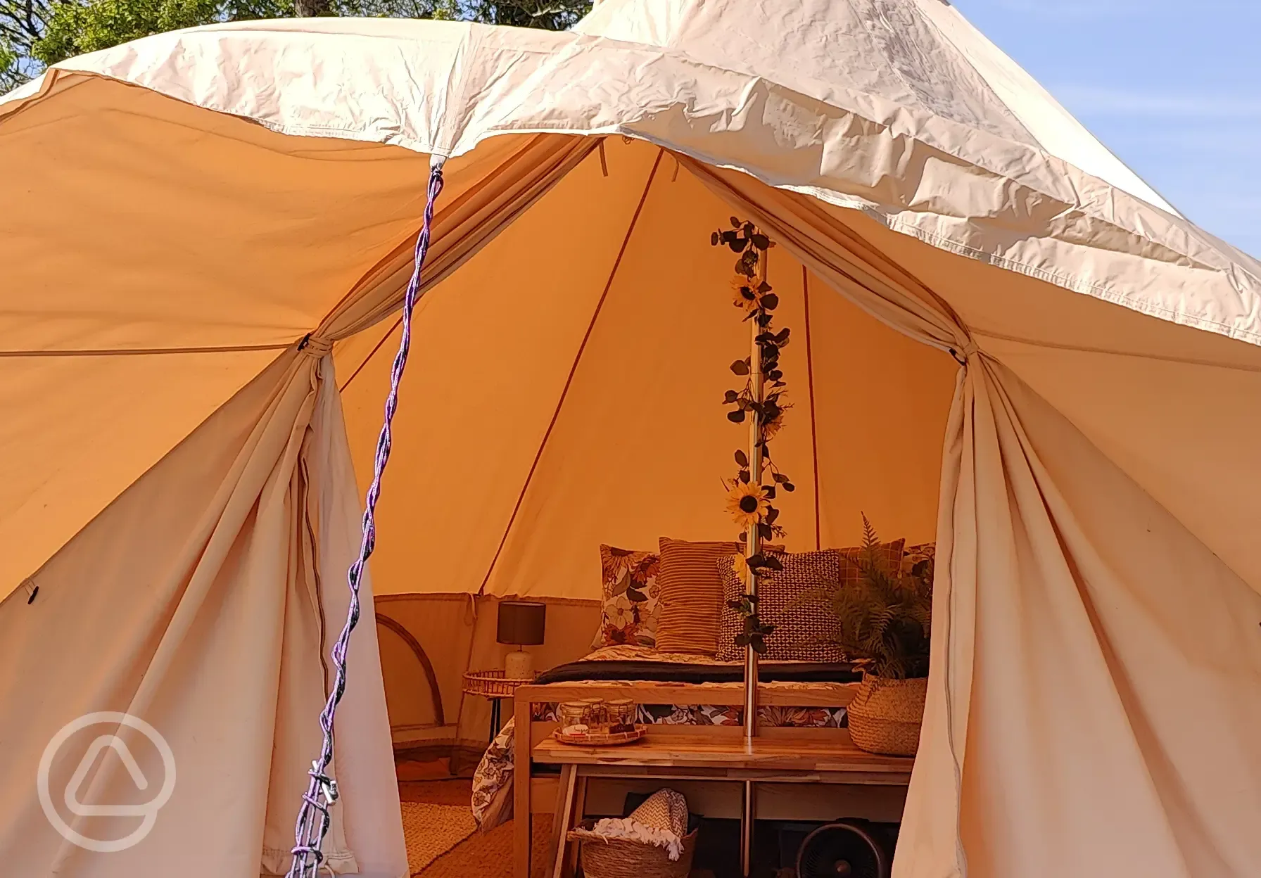 Tesni bell tent