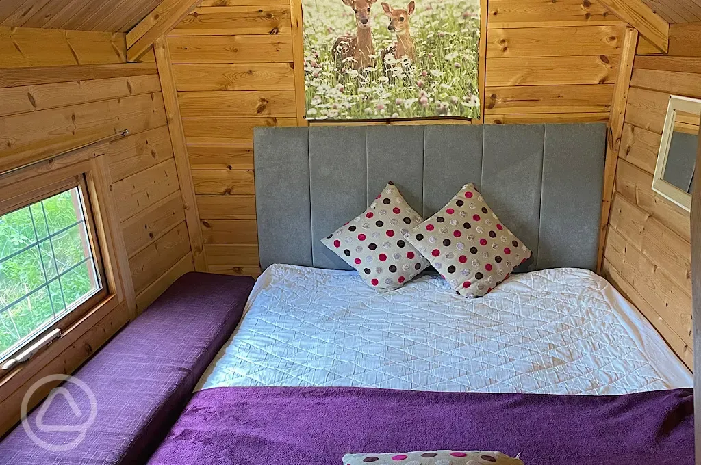 Glamping lodge pod double bedroom