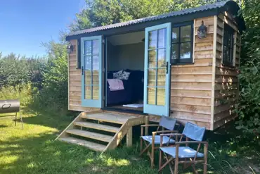 Shepherd's hut