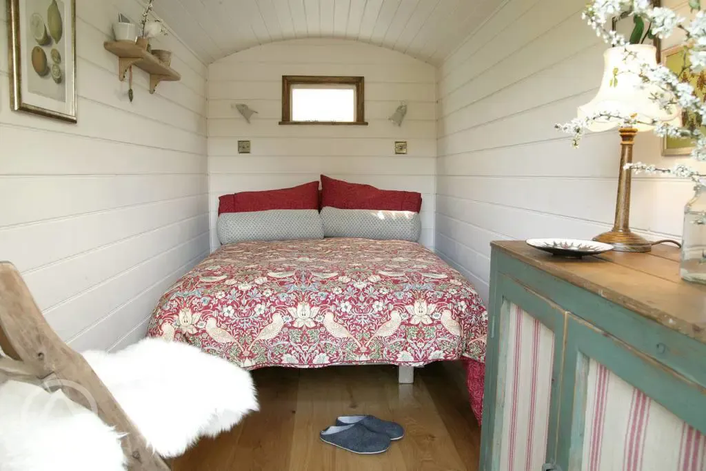 Double bed in the hut
