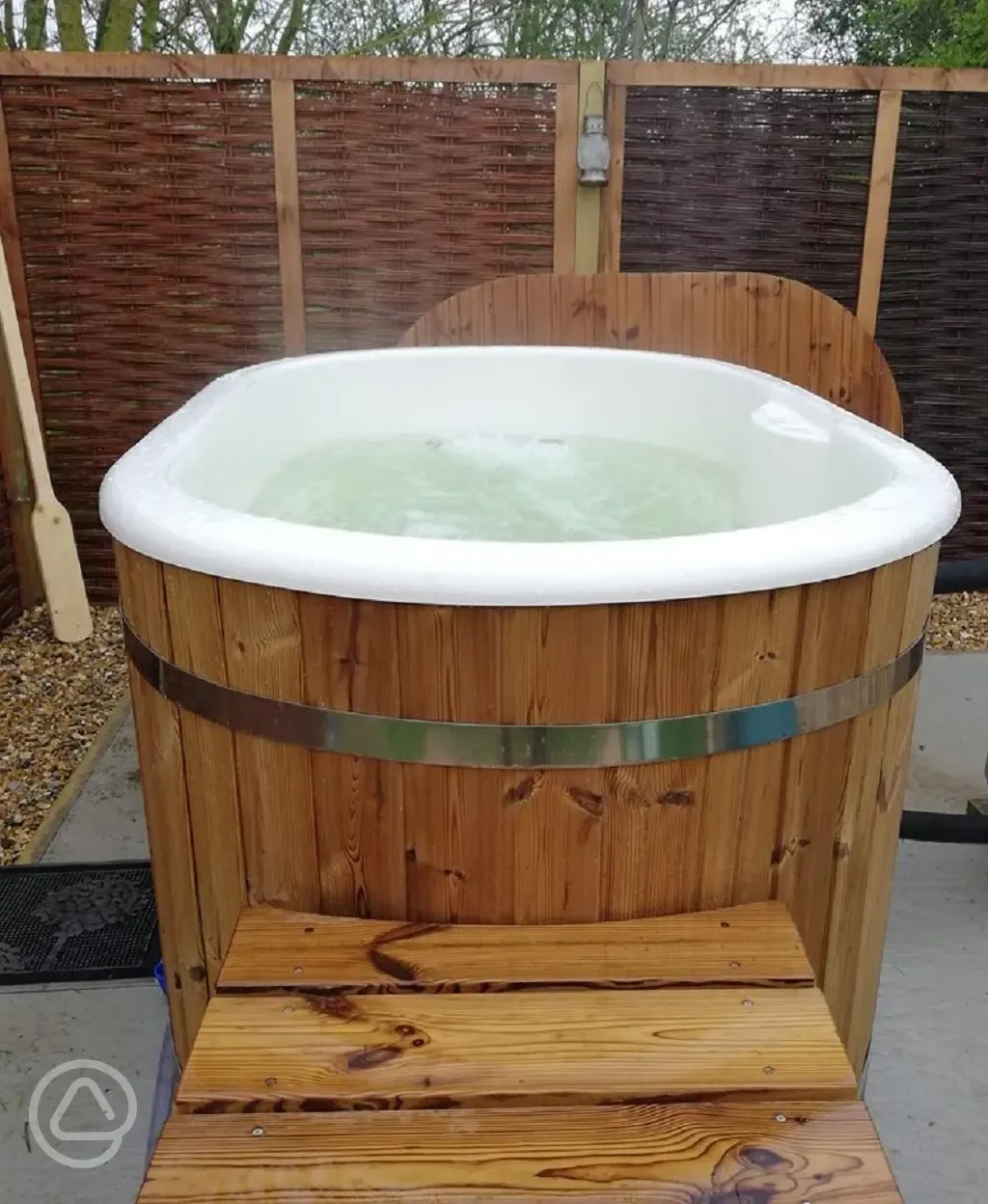 Hot tub at Kelmscott Glamping Holidays