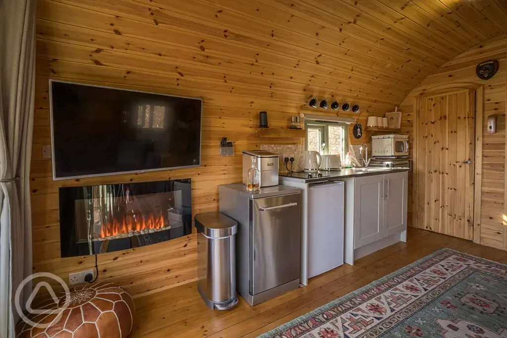 Suilven View ensuite glamping pod kitchen area