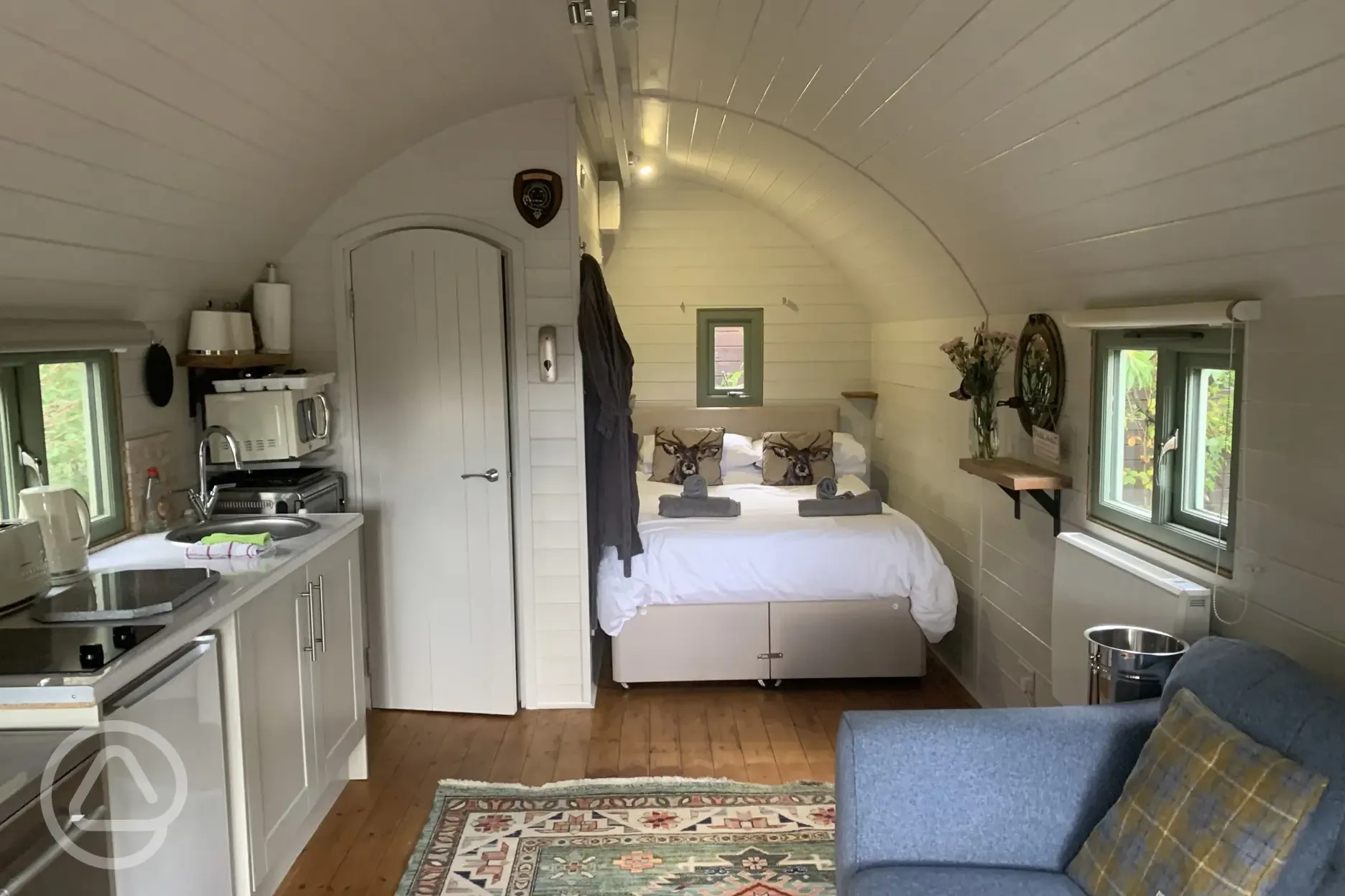 Suilven View pod with a double bed (bedding provided) Suilven View pod with a double bed (bedding provided)
