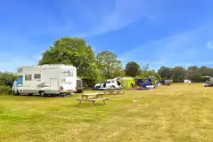 Electric grass pitches for tents, trailer tents or campervans