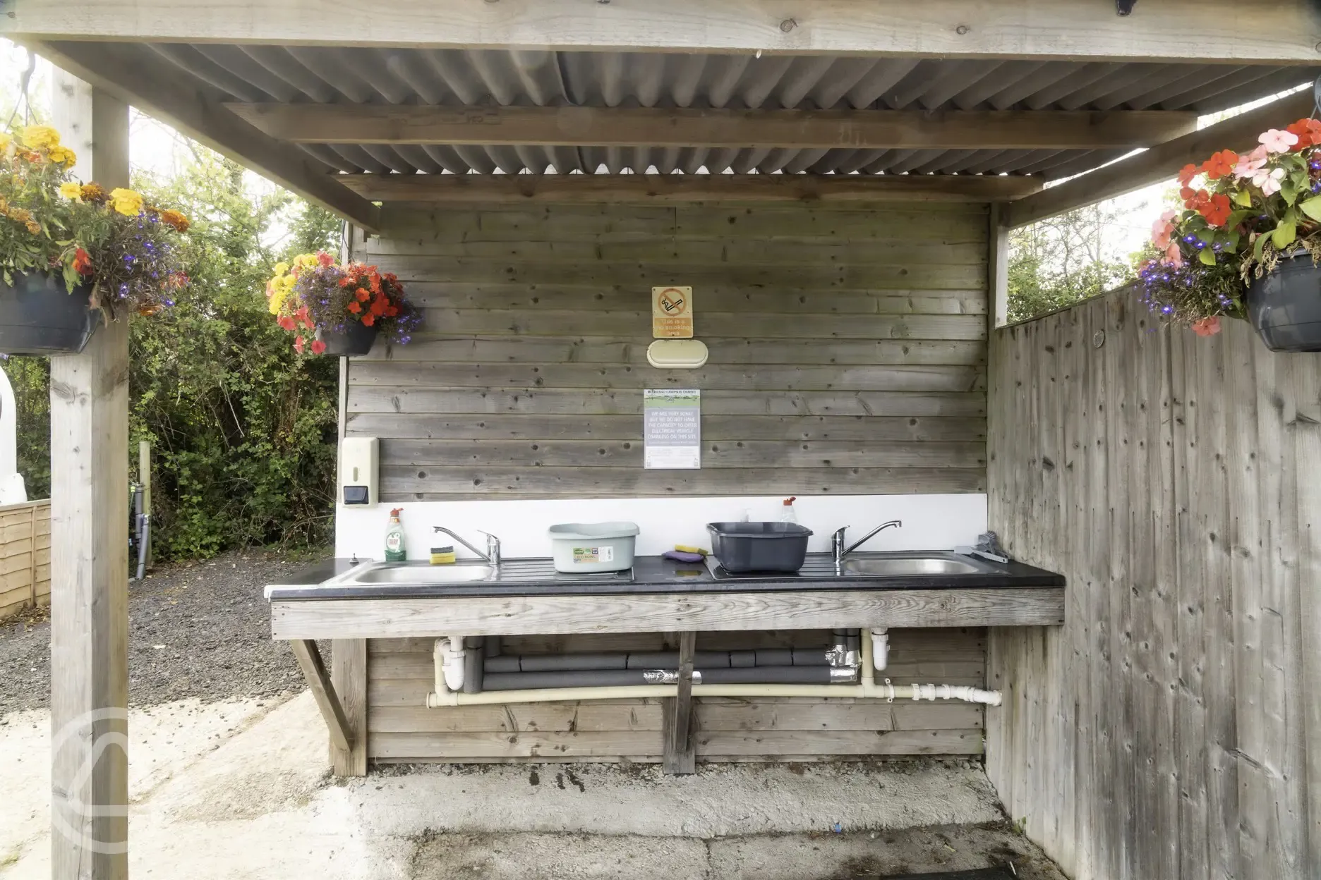 Covered washing up area