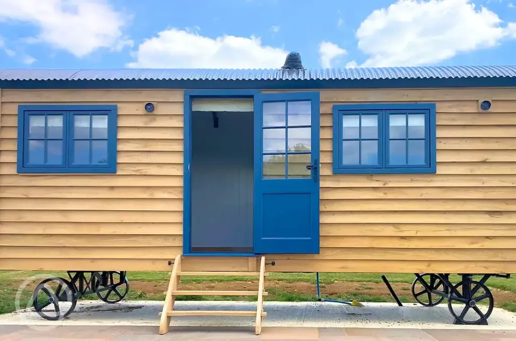 Ensuite shepherd's hut