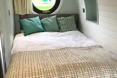 Ensuite glamping pod double bed