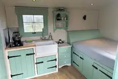 Badger's Retreat shepherd's hut interior