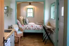 The Hare's Hideaway bedroom 