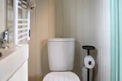 The Hare's Hideaway bathroom