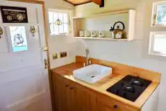 Otter's Nest shepherd's hut interior