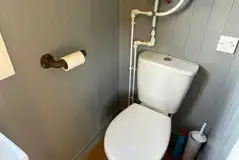 The Fox's Den shepherd's hut bathroom