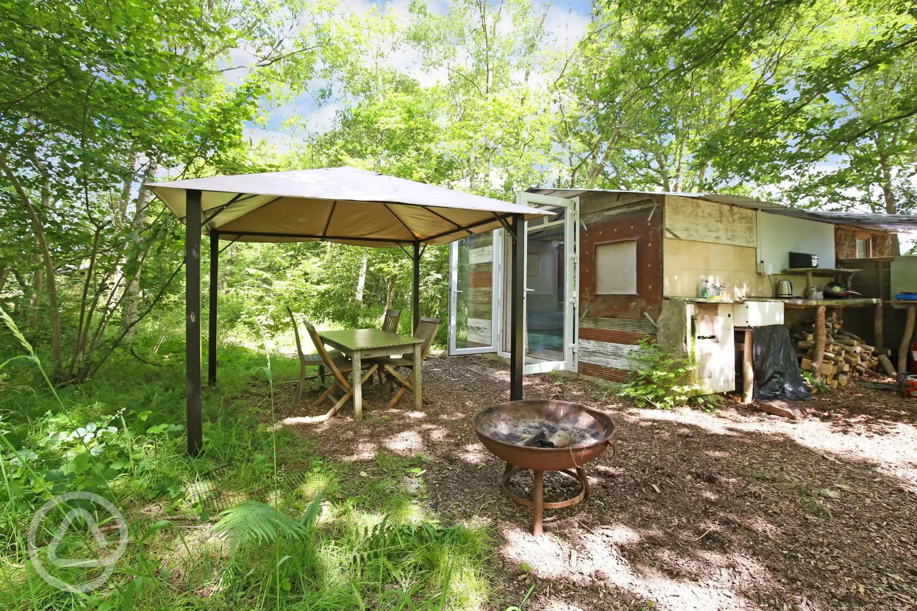 Outdoor area of cabins