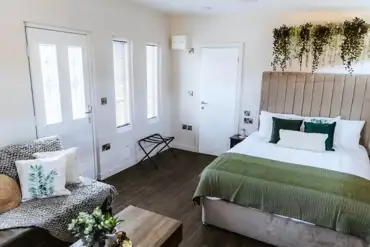 The Botanical ensuite glamping pod interior
