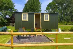 Paddock View shepherd's hut