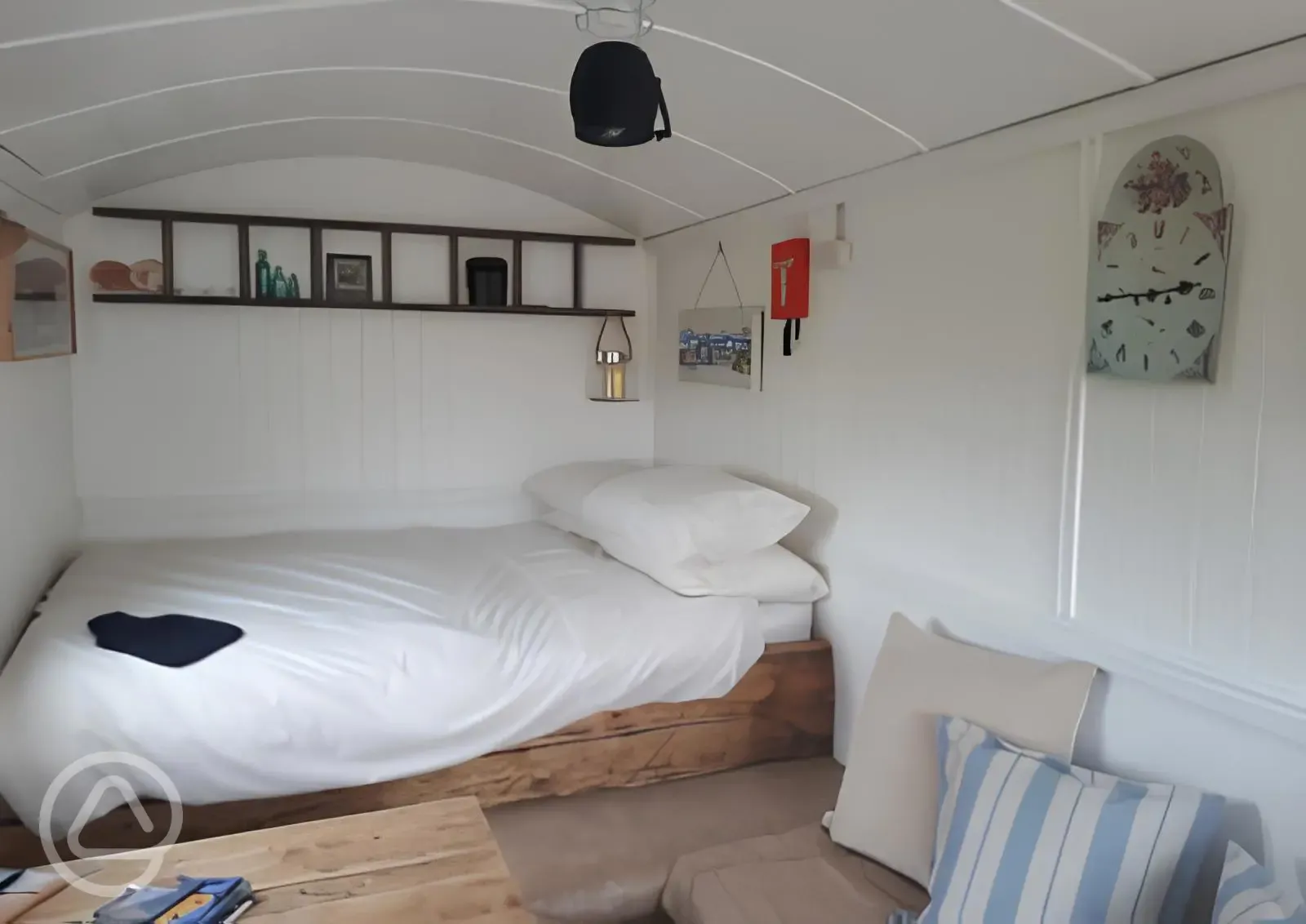 Hide and Sea shepherd's hut Interior