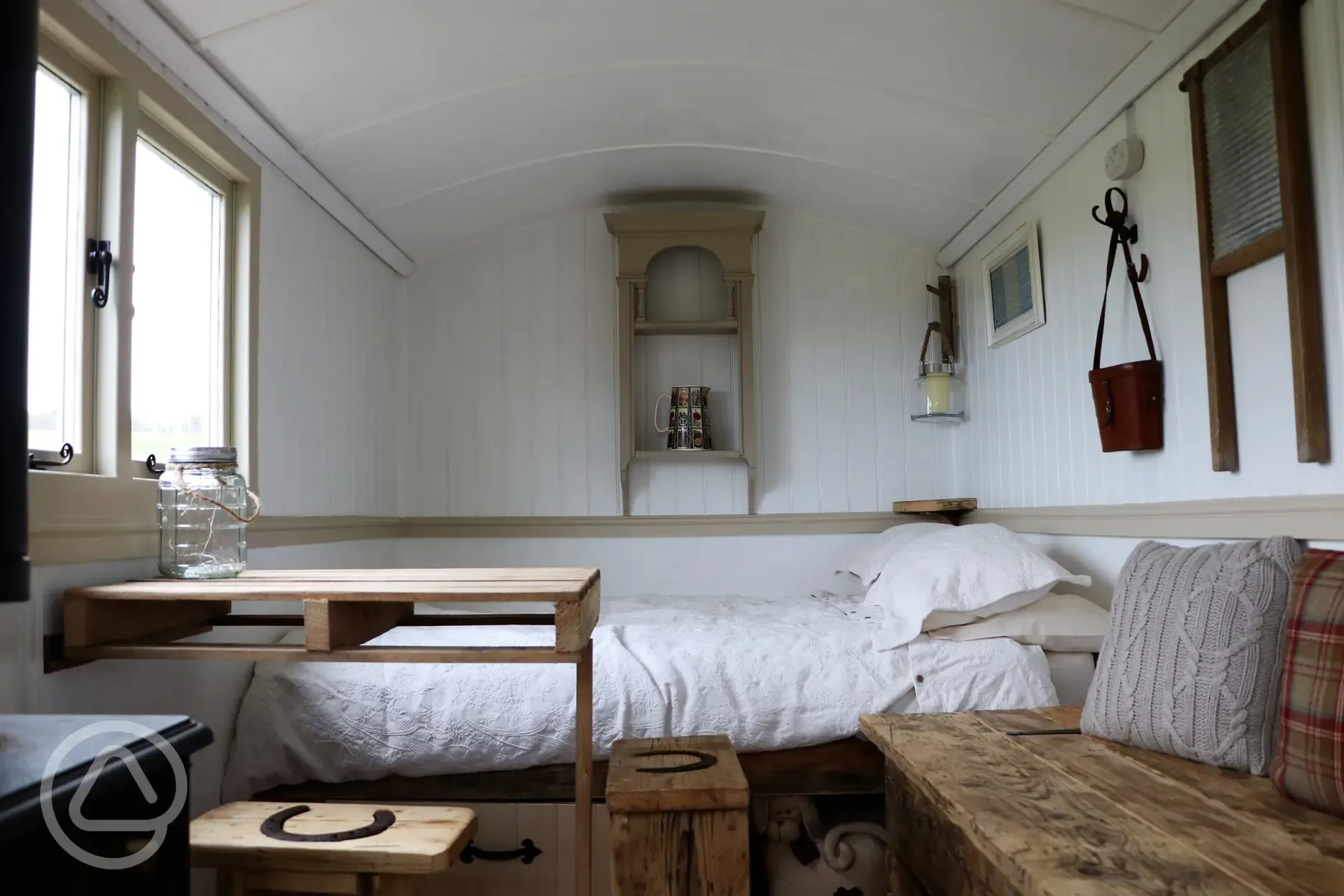 Deer's Leap shepherd's hut Interior