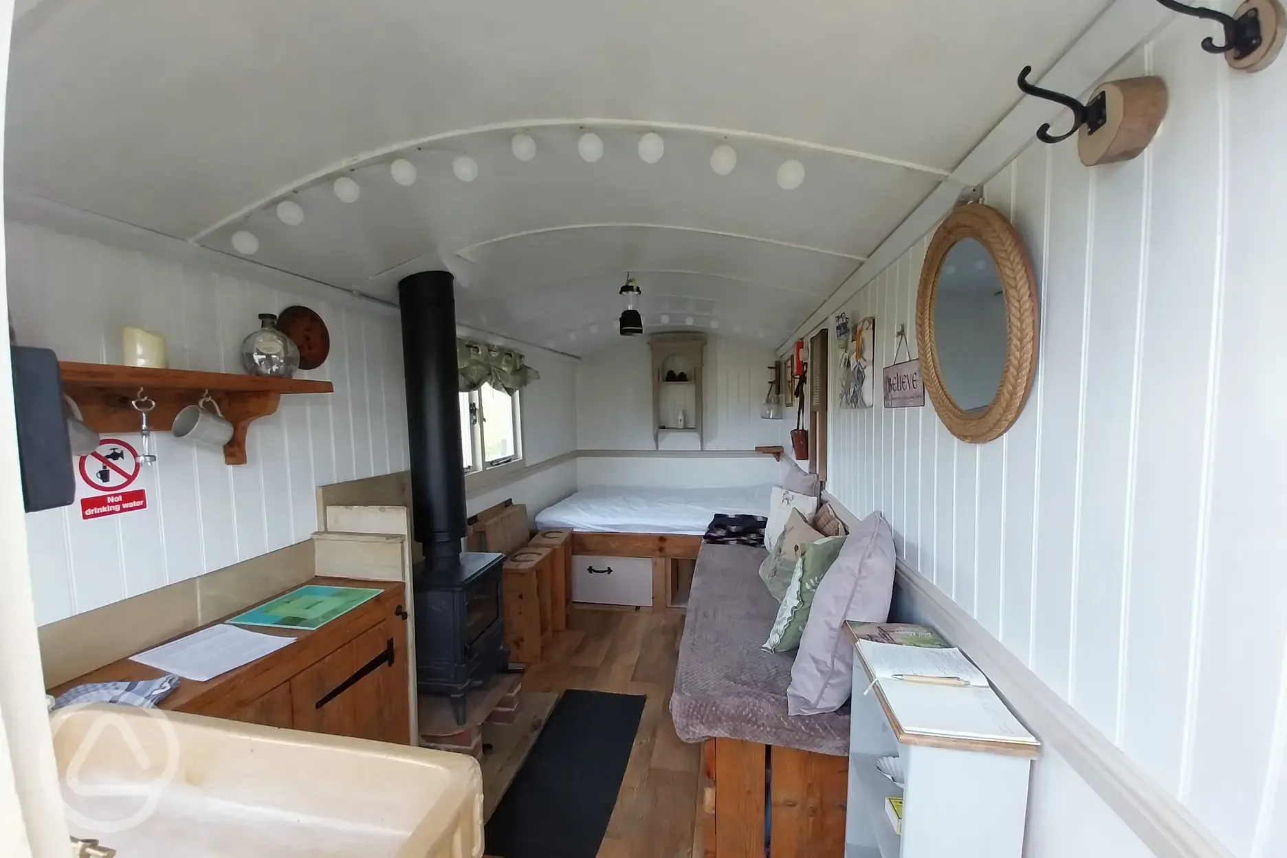 Deer's Leap shepherd's hut Interior